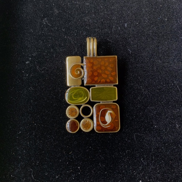 Retired Premier Design "Gallery" Pendant - Picture 1 of 1